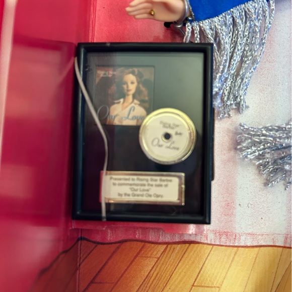 Grand Ole Opry Rising Star Barbie - Picture 11 of 14